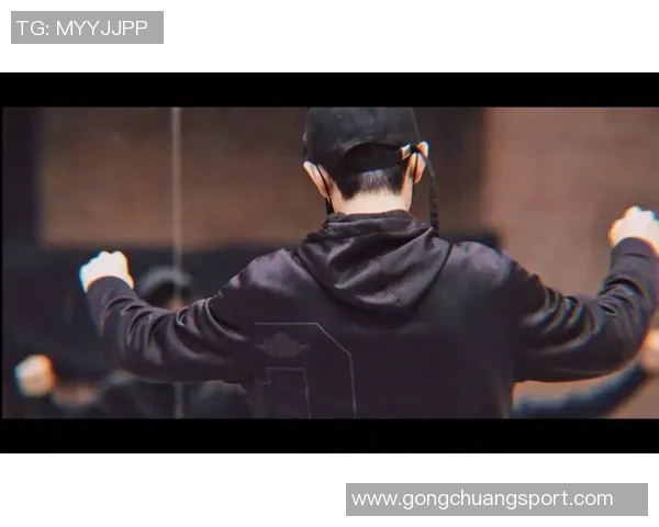 小样哥对足球明星的热爱与追随背后隐藏的故事与情感探讨